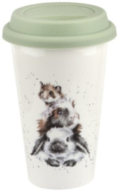 Wrendale Designs Travel Mug 'Piggy in the Middle' -konijn, cavia en muis-