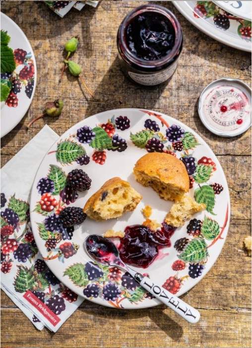 Emma Bridgewater Fruits - Blackberry 8 1/2 Inch Plate