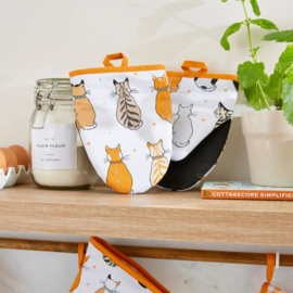 Ulster Weavers Micro Mitts - Cats In Waiting 2026 - set of 2