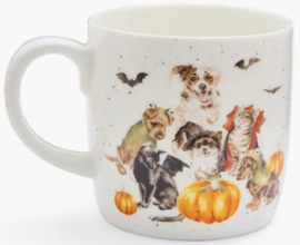 Wrendale Designs Mug 400 ml 'The Halloween Party' -Cat & Dogs-