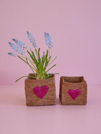 Rice Raffia Storage Basket Embroidered Heart - per stuk