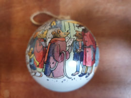 Emma Bridgewater Winter Scene Bauble - Kerstliederen aan de deur