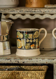 Emma Bridgewater - Christmas Dresser - 1/2 Pint Mug