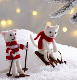 Sass & Belle Skiing & Sledging Cats Decorations -set van 2-