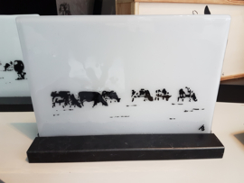 Koeien schilderij of bokaal van glas in houder