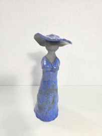 Dame blauw  handgemaakt keramiek