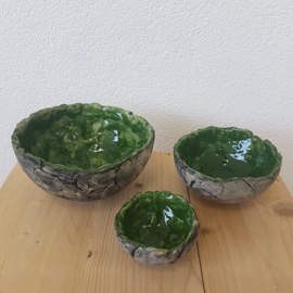 Set 2 groen schalen keramiek (kleine en grote) 