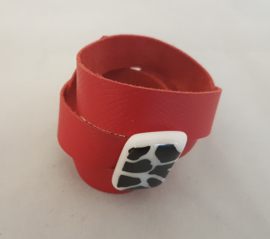 Armband met koeienprint