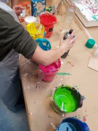 Acryl gieten voor de klas of de hele school