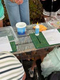 Glasfusing kunst maken workshop op een fair / festival