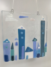 Stad blauwe huizen glashanger glasfusion