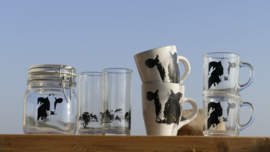 Koe servies set: glas servies en mokken