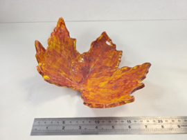1 blad rood/oranje/rood schaaltje handgemaakt keramiek