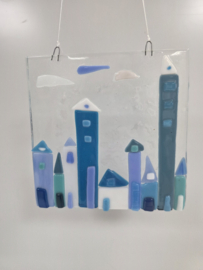 Stad blauwe huizen glashanger glasfusion