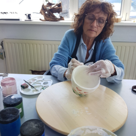 1 cursus les:  Keramiek boetseren en glazuren. Atelier-Bertina te Raalte