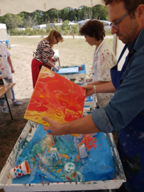 Bedrijven festival mei 2019: workshop acryl gieten en kleine steigerhout schilderijen