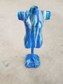 Torso blauw beeld (acryl gieten)