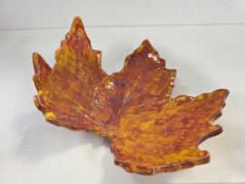 1 blad rood/oranje/rood schaaltje handgemaakt keramiek
