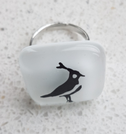 Lapwing ring with glass application