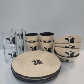 Koe servies set voor 4 personen