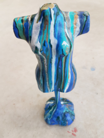 Torso blauw beeld (acryl gieten)