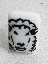 schaap ring met glazen applicatie