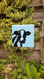 Glass garden lighter with cow