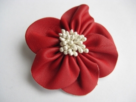 Broche / haarspeld rood