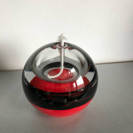 Olielamp Ozarro rood met zwarte band.