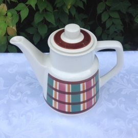 retrotheepot met leuk ruitpatroon