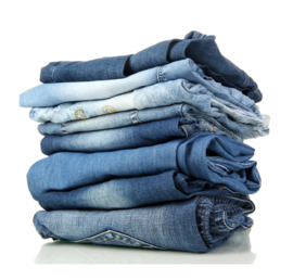 Removing stains of jeans from textile and microfibre