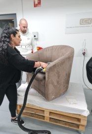Kijk terug:  22 november 2023 Basiscursus professioneel meubelstoffen reinigen
