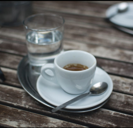 Fleck von Kaffee aus Leder entfernen