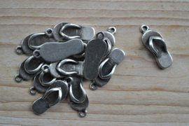 Metalen hanger Slipper ca. 11 x 29 mm per stuk