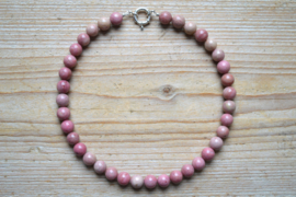 Kort collier  van Rhodoniet