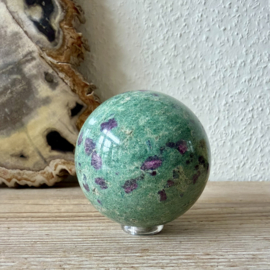 Robijn in Fuchsiet bol