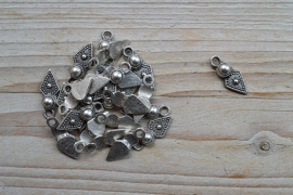 Metalen charm ca. 10 x 24 mm pro 3 stück