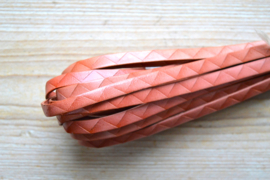 Plat rundleer 10 mm Zalmroze met print per 10 cm