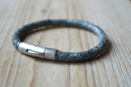 Armband van 6 mm Gemeleerd Blauw gevlochten rundleer met RVS klemsluiting