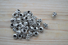 Metal Perle Schädel ca. 8 x 12 mm pro stück