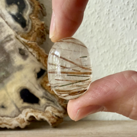 Rutielkwarts cabochon ca. 20 x 28 mm