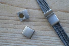 RVS magneetsluiting MAT 10 mm ca. 12 x 20 mm per stuk