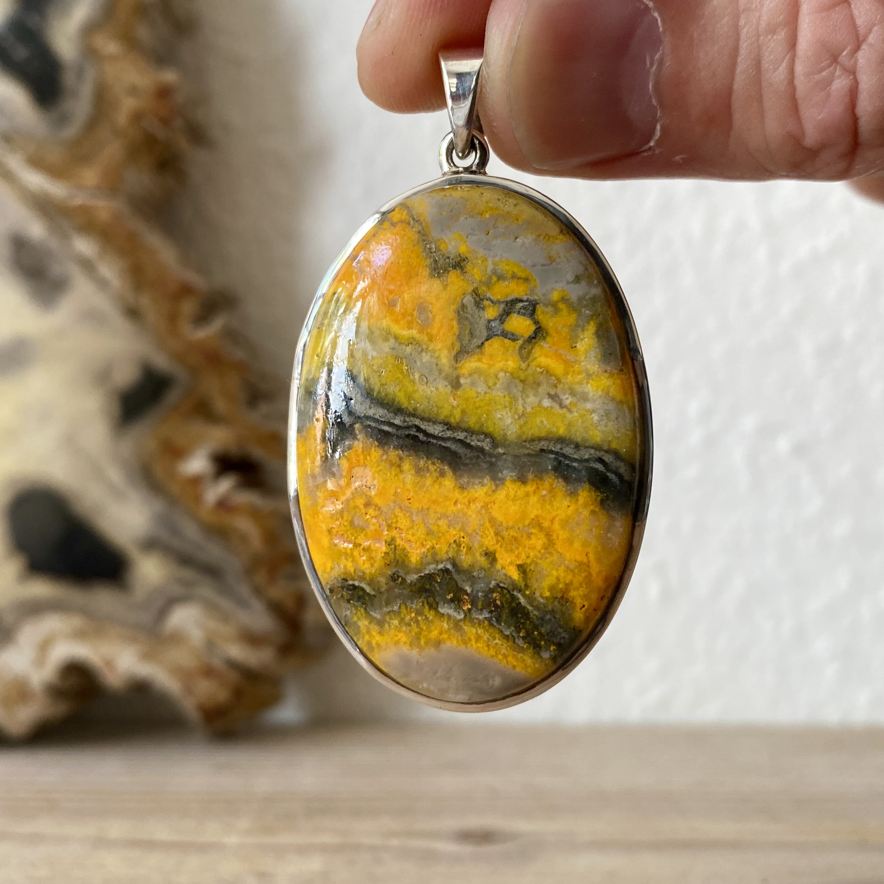 Hanger Bumblebee Jaspis in sterling zilver ca. 32 x 50 mm