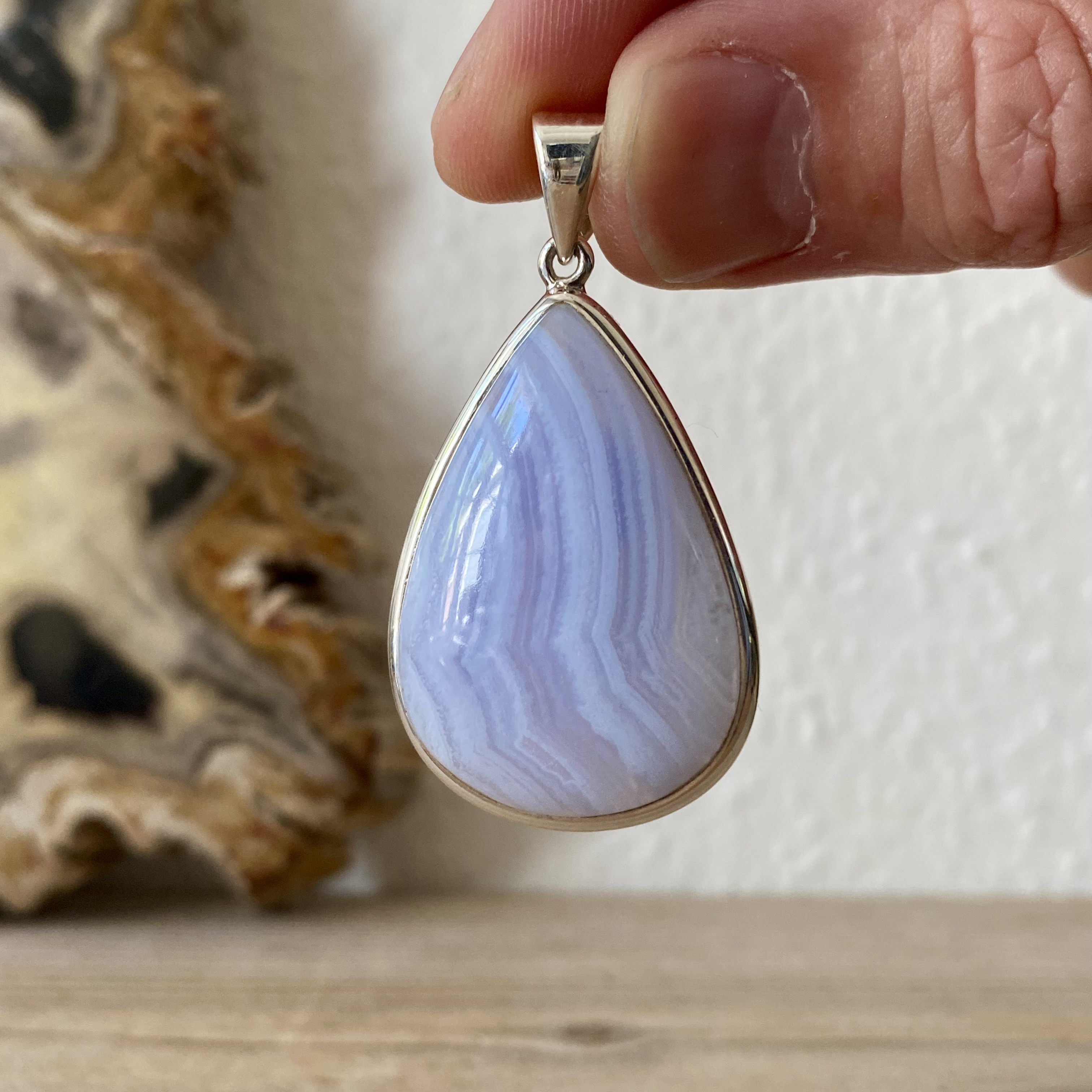 Hanger Chalcedoon in sterling zilver ca. 27 x 42 mm
