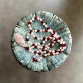 Rozenkwarts-Regenboog Maansteen-Carneool mala