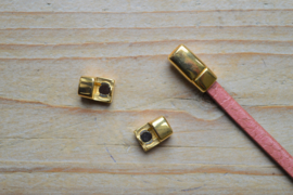 Goudkleurige magneetsluiting 5 mm ca. 8 x 17 mm per stuk