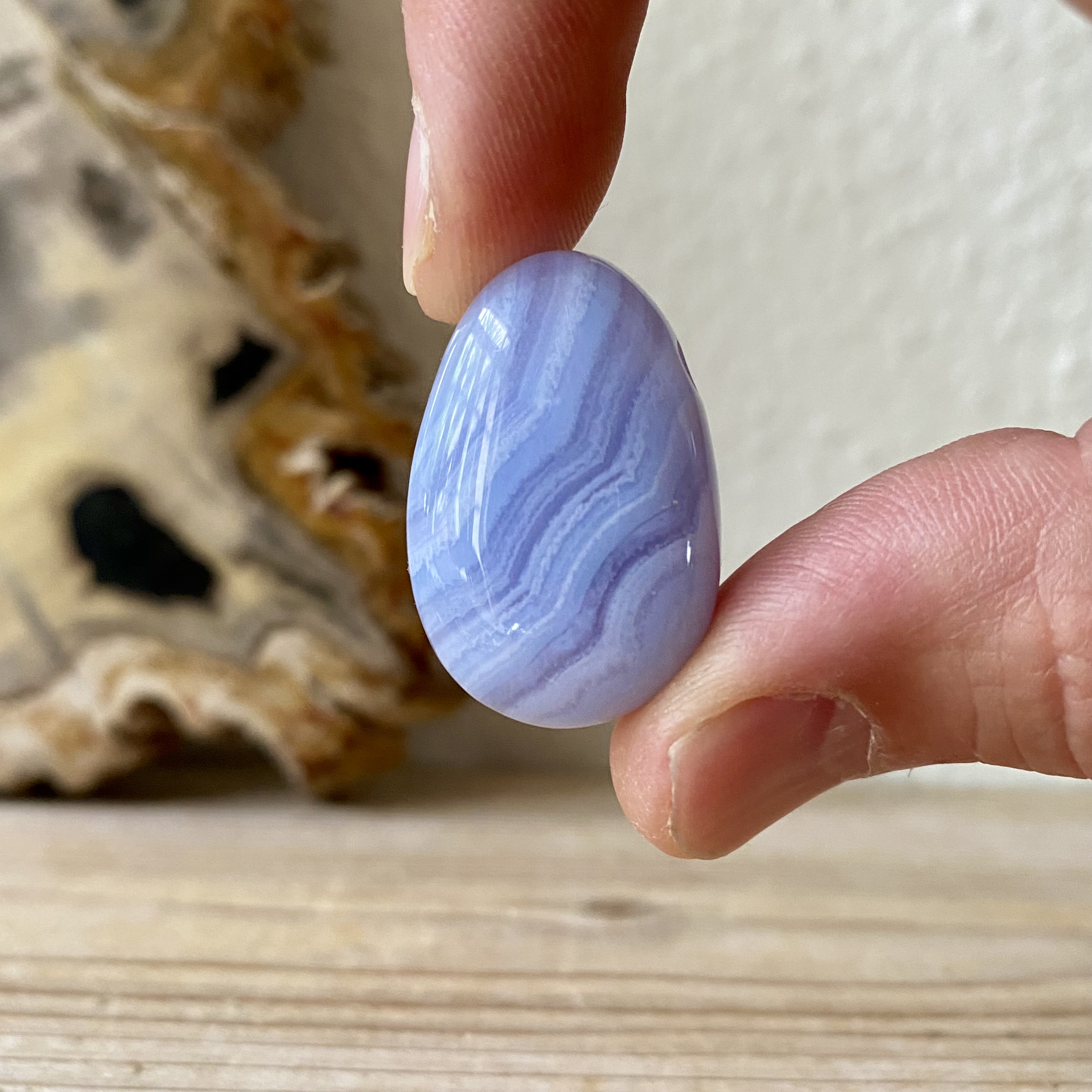 Chalcedoon hanger B ca. 20 x 30 mm