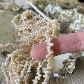 Zoetwater parels drop zalm ca. 2,5 x 3 mm