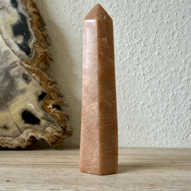 Roze Maansteen  gepolijste toren