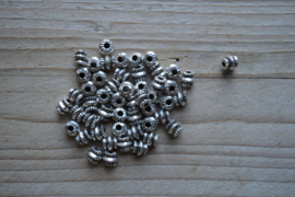 Metalen tussenkraal ca. 6 mm per 10 stuks